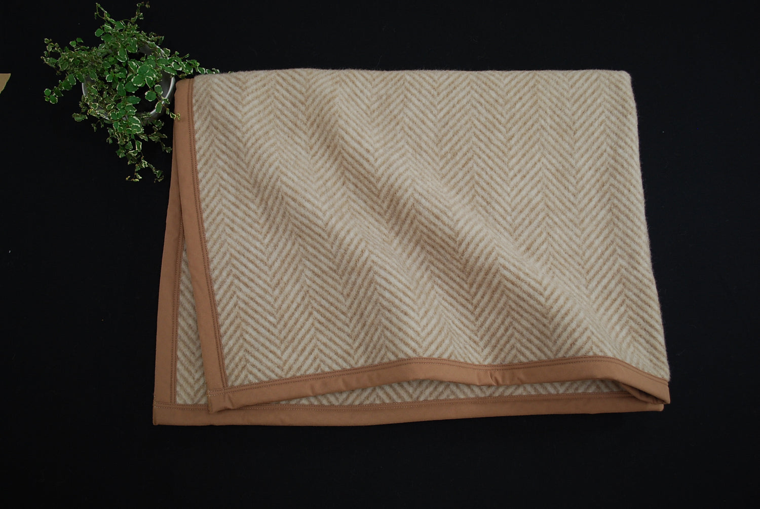 【国産】キャメル混ウール毛布 (毛羽部分)