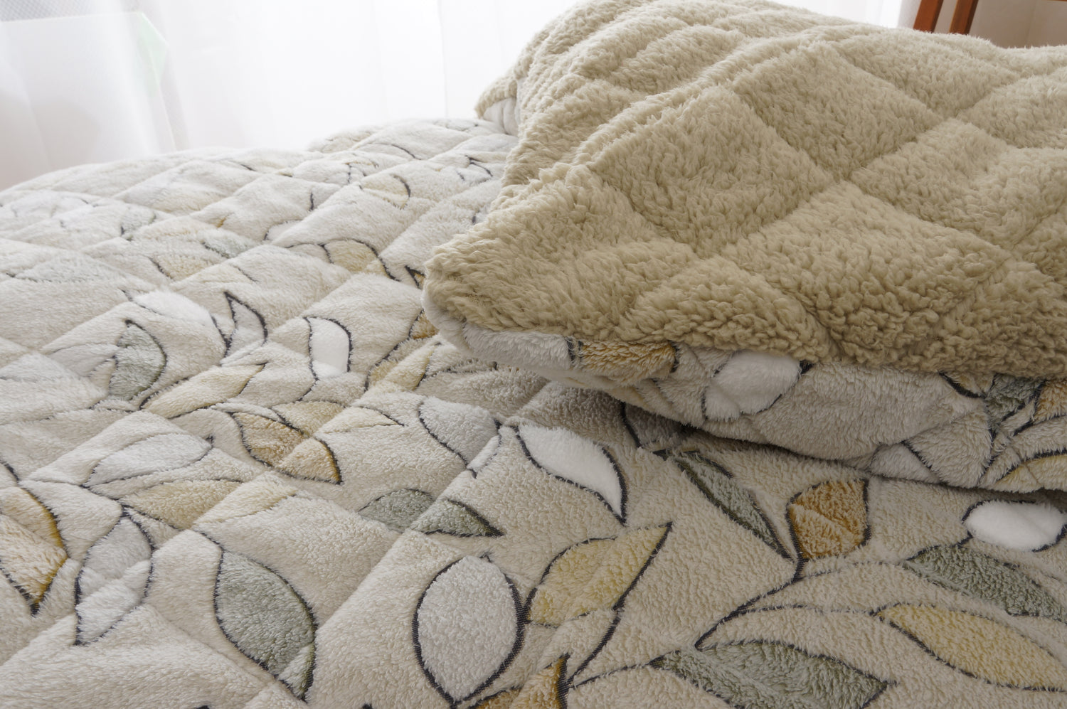 【ねむりの森】毛布にもなる　わた入りあったか掛カバー「リーフ」