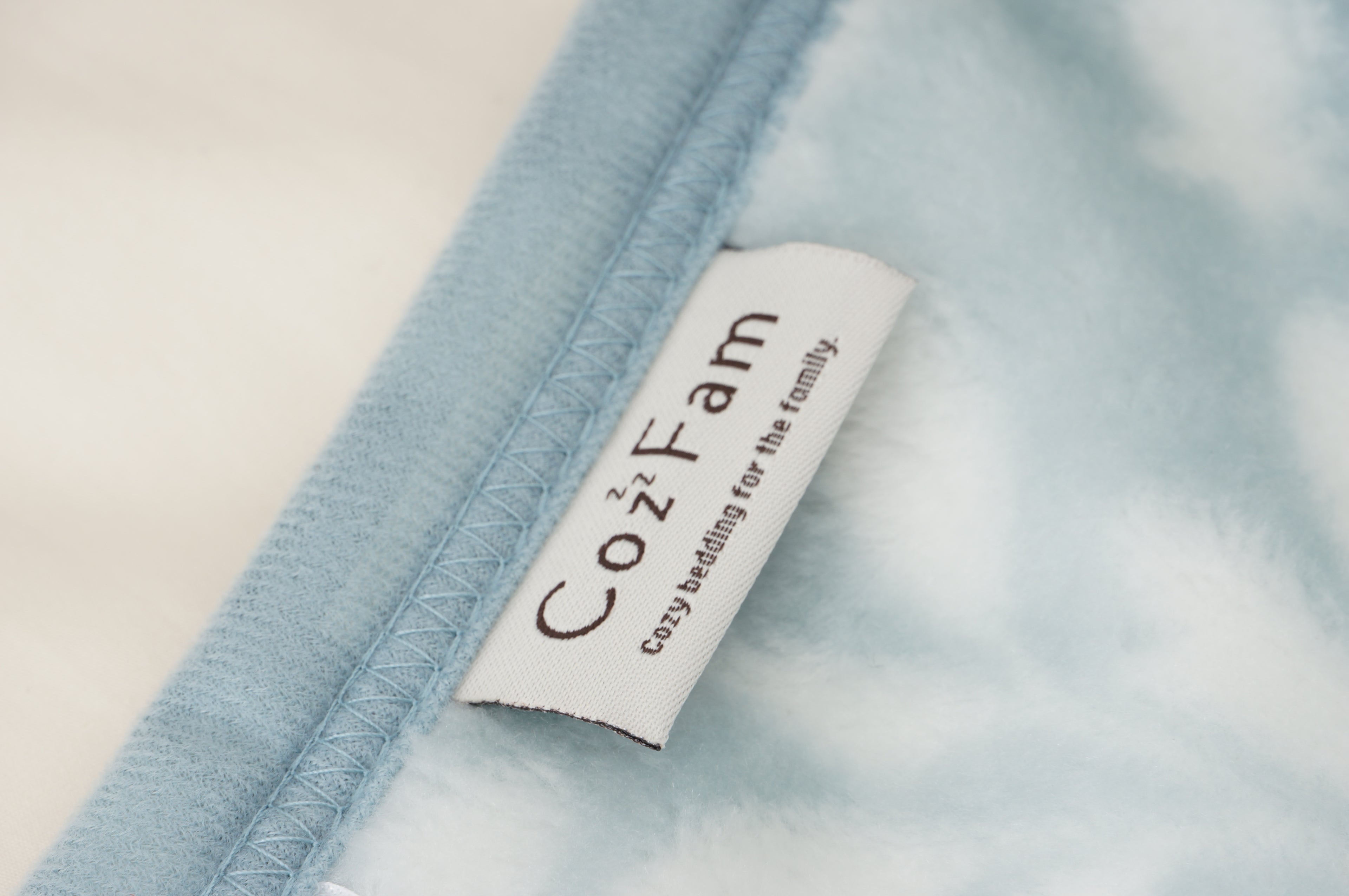 【Coz Fam】抗菌加工　軽量なめらか毛布